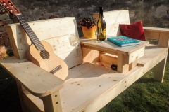 Dvojkreslo so stolíkom