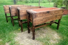 Kvetinový hrant na nožičkách