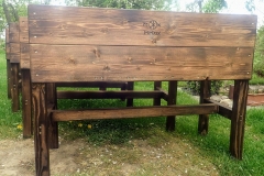 Kvetinový hrant na nožičkách