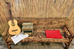 Lavica na verandu s operadlom 02/2021