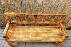 Lavička na verandu 08/2021